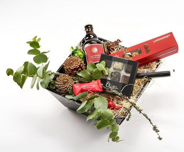 Gavekasse med julehygge og sødt