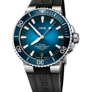 ORIS AQUIS DATE Calibre 400 herreur i stål med blå skive og sort gummirem