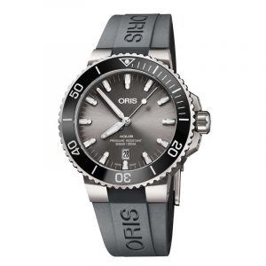 ORIS AQUIS DATE TITANIUM armbåndsur med grå skive og gummierem