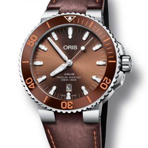 ORIS AQUIS DATE automatik armbåndsur med brun skive og brun læderrem