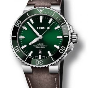 ORIS AQUIS DATE automatik armbåndsur med grøn skive med brun læderrem